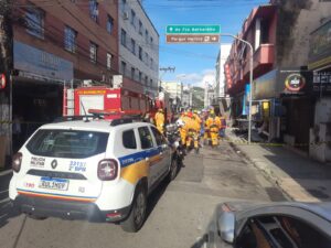 Homem morre após queda de marquise em Juiz de Fora - Foto: Divulgação/Corpo de Bombeiros