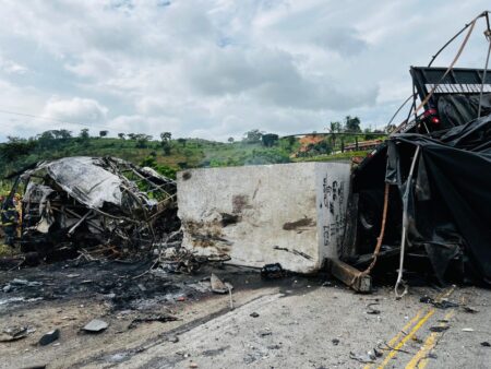 Veja a lista com nomes das vítimas de acidente na BR-116, em Teófilo Otoni - Foto: Divulgação/Corpo de Bombeiros