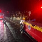 Motorista de carreta morre após capotamento na BR-381, em Santana do Paraíso - Foto: Divulgação/Corpo de Bombeiros