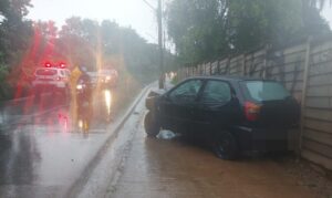 Mulher morre em acidente frontal entre carros em Contagem - Foto: Divulgação/CBMMG