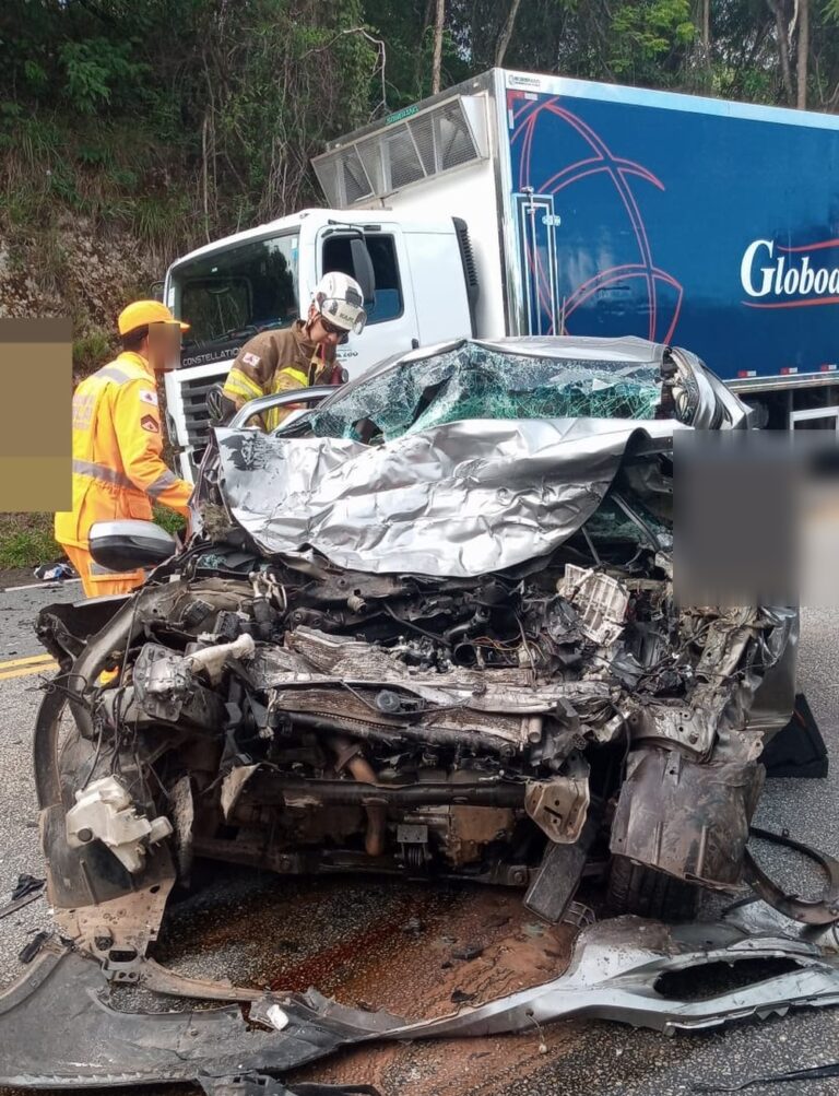 Três pessoas morrem em acidente na MG-050, em Pedra do Indaiá - Foto: Divulgação/Samu