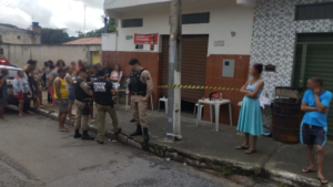 Homem é morto com 33 tiros, no bairro Petrovale, em Betim - Foto: Divulgação/ PMMG