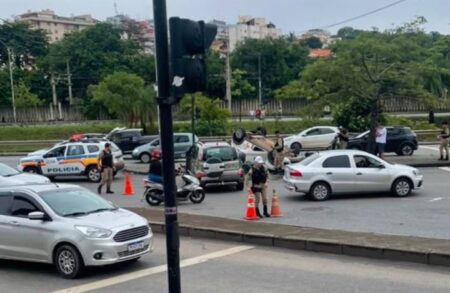 Acidente entre carros deixa feridos na Avenida dos Andradas, em BH - Foto: Reprodução/Redes Sociais