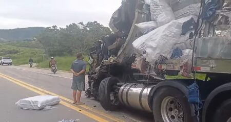 Caminhoneiro morre após deixar filho de 16 anos dirigir carreta, na BR-116 - Foto: Reprodução/Redes Sociais