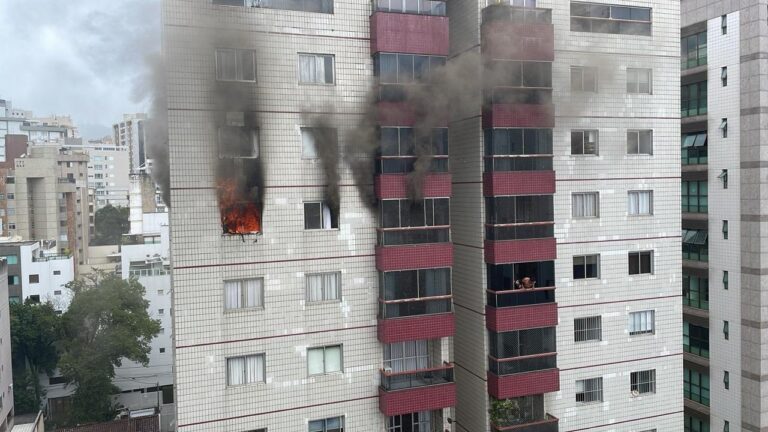 Incêndio em apartamento assusta moradores no bairro Carmo, em BH - Foto: Divulgação/CBMMG