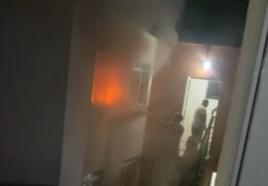 Briga de casal termina com apartamento incendiado em Esmeraldas - Foto: Reprodução/Redes Sociais