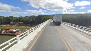 DNIT restringe veículos acima de 25 toneladas em ponte na BR-365, em Várzea da Palma - Foto: Reprodução/Google Street View