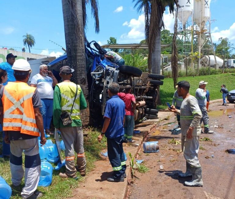 Acidente na BR-381, em Igarapé, deixa vítima presa às ferragens - Foto: Reprodução/Redes Sociais