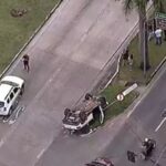 Acidente com capotamento de carro deixa policial ferido na Avenida Antônio Carlos, em BH - Foto: Reprodução/TV Globo