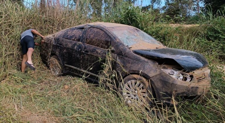 Bebê morre em acidente após pai perder controle de carro em rodovia de MG - Foto: Divulgação/ PMMG