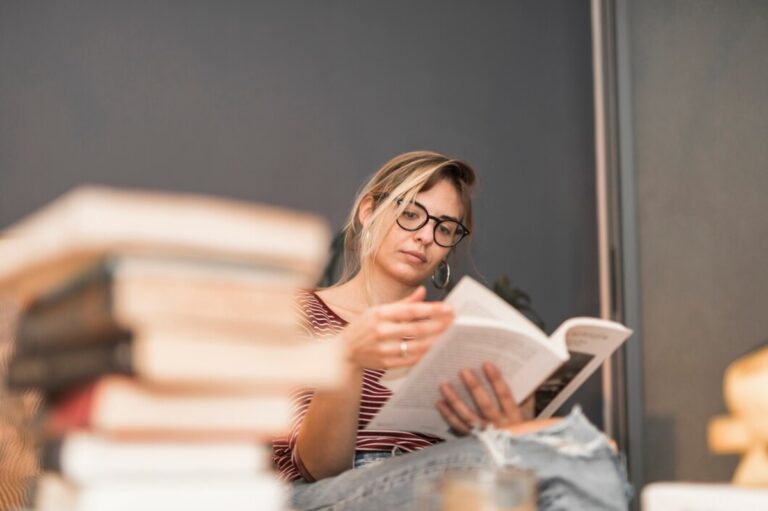 Busca por livros físicos cresce mesmo com avanços digitais