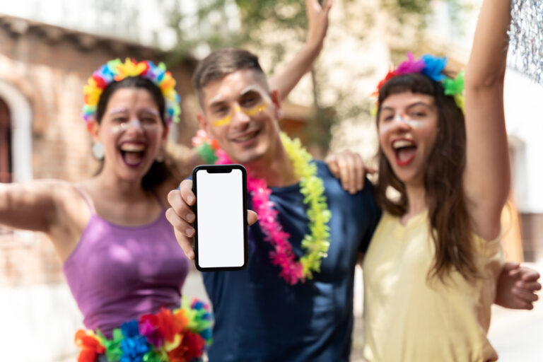 Carnaval chegando: dicas para manter seu smartphone seguro e curtir a folia