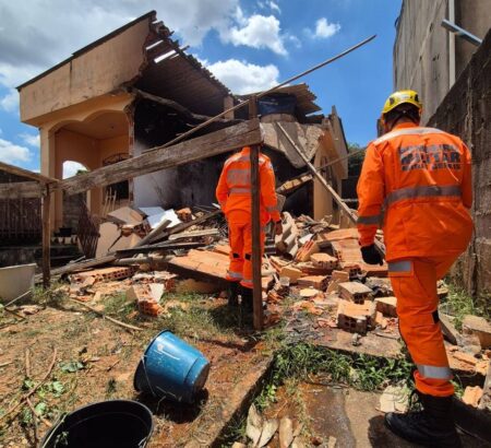 Mulher e criança ficam feridas após incêndio em casa em Igarapé - Foto: Divulgação/CBMMG