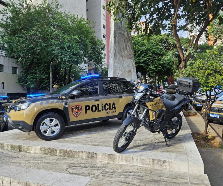Homem esfaqueia mulher na frente da filha dela e é baleado ao atacar PMs no Barreiro, em BH - Foto: Marcilene Neves/PMMG