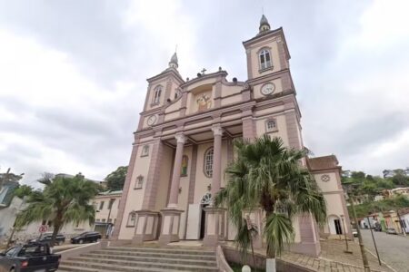 Justiça determina suspensão de sino de igreja durante a madrugada em Rio Espera - Foto: Google Street View