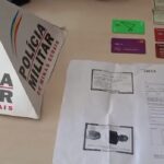 Pai e filho são presos ao tentar aplicar golpe em agência da Caixa Econômica Federal em BH - Foto: Divulgação/PMMG