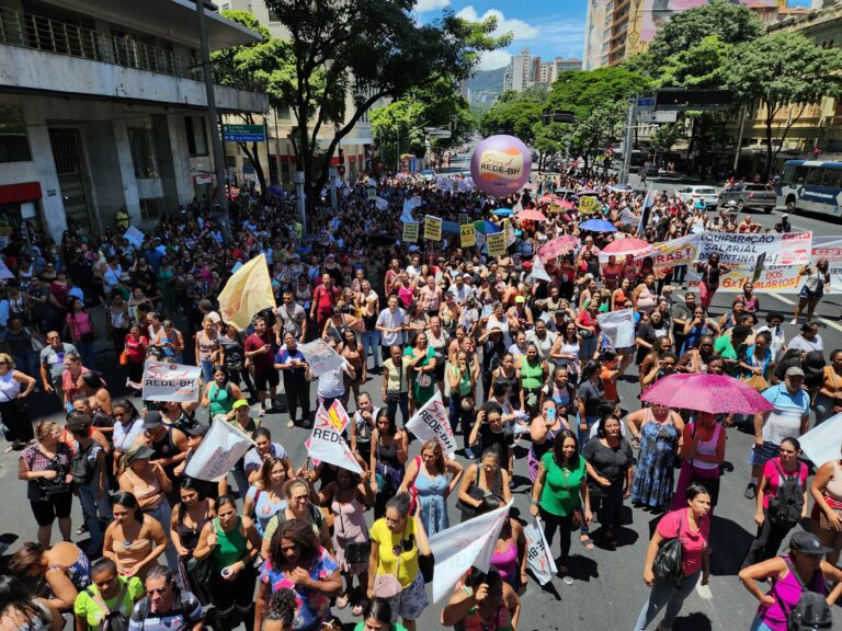 Trabalhadores da educação de BH entram em greve nesta segunda-feira - Foto: Divulgação/Sind-REDE/BH