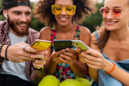 Carnaval demanda atenção redobrada ao furto de celulares