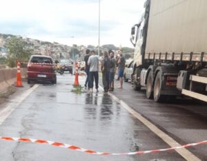 Motociclista morre em acidente com três veículos no Anel Rodoviário, em BH - Foto: Reprodução/Redes Sociais