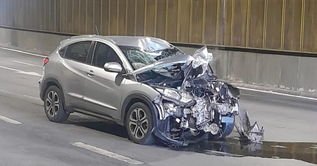 Motociclista morre após acidente frontal com carro de servidor da Cidade Administrativa - Foto: Reprodução/Redes Sociais