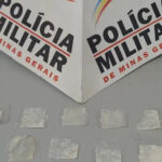 Criança de 4 anos leva por engano ‘balas’ de cocaína para a escola no Sul de Minas - Foto: Divulgação/PMMG