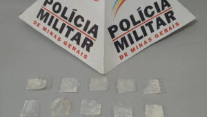 Criança de 4 anos leva por engano ‘balas’ de cocaína para a escola no Sul de Minas - Foto: Divulgação/PMMG