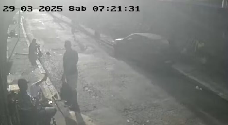 Morador de rua morre após ser atropelado no bairro Floresta, em BH - Foto: Reprodução/Câmera de segurança