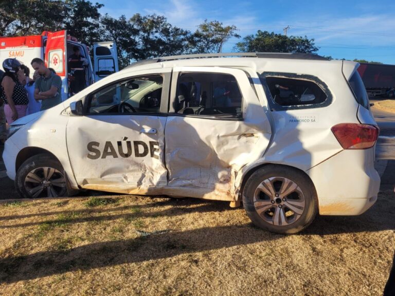 Acidente com carro da prefeitura deixa seis feridos na BR-251 - Foto: Divulgação/ CBMMG