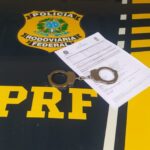 Foragido condenado por feminicídio é preso em ônibus na BR-040 - Foto: Divulgação/ PRF