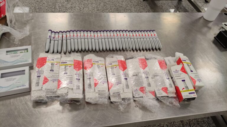 Casal é preso com canetas emagrecedoras no Aeroporto de Confins - Foto: Divulgação/ PF