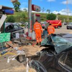Seis pessoas ficam feridas após carro atingir posto de combustíveis na BR-381, em MG - Foto: Divulgação/CBMMG