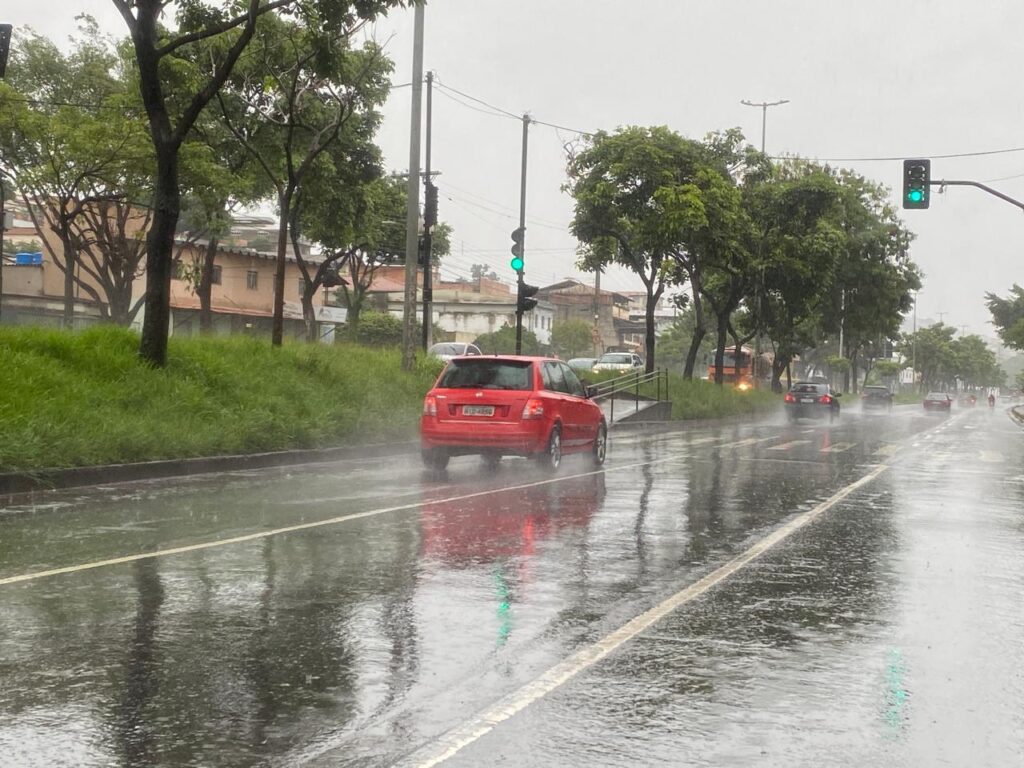 Chuva forte em BH supera média prevista para abril - Foto: Por Dentro de Minas