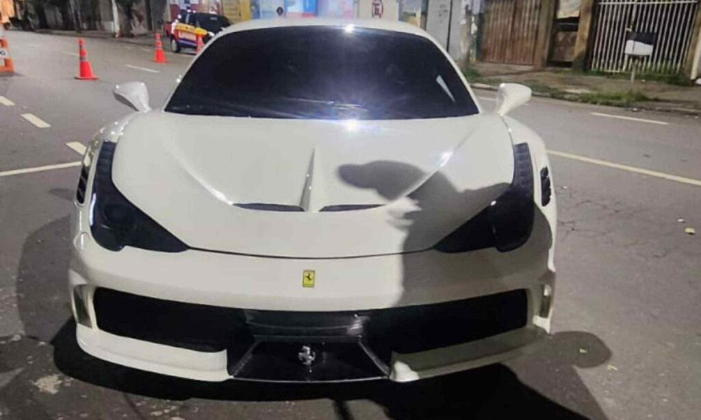 ‘Quem é você para rebocar?’, diz motorista de Ferrari a PM em Minas - Foto: Redes Sociais