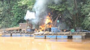 Ibama e PMMG promovem explosões em garimpo ilegal nas cidadede de Rio Acima e Nova Lima - Foto: Divulgação/PMMG