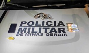 Homem é preso e dois menores são apreendidos após assalto a motorista de aplicativo em BH - Foto: Divulgação/PMMG