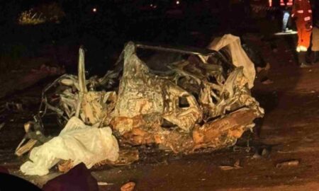 Acidente com explosão de carro deixa duas pessoas mortas na BR-262, em Minas Gerais - Foto: Divulgação/Corpo de Bombeiros