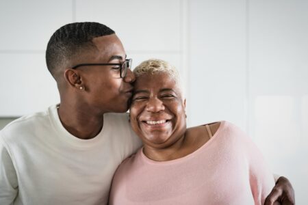 Benefício educação passa a permitir inclusão de mãe e pai