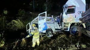 Acidente entre carreta e van deixa nove mortos na BR-251, em Grão Mogol - Foto: Divulgação/CBMMG