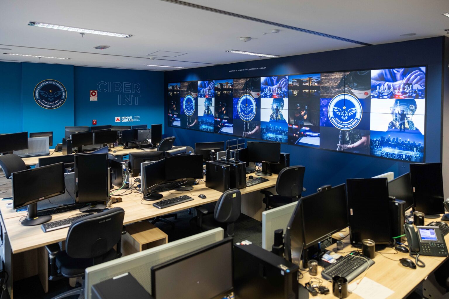 Minas Gerais ganha Centro de Inteligência Cibernética para combate a ataques em escolas Centro de Inteligência Cibernética em Minas Gerais - Foto: Dirceu Aurélio / Imprensa MG