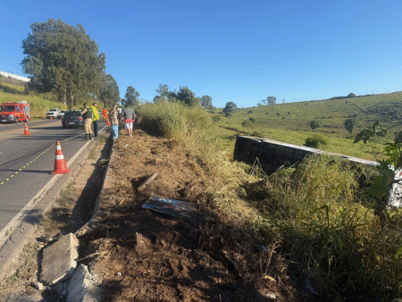 Acidente com ônibus deixa criança e mulher mortas na BR-491, em Varginha - Foto: Divulgação