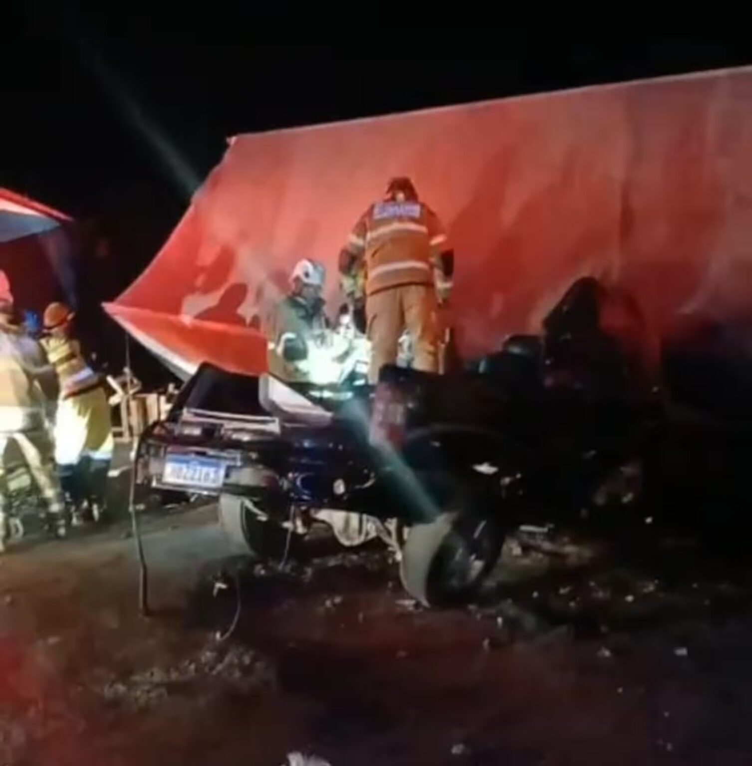 Acidente entre carro funerário e caminhão deixa vítima na BR-040, em Sete Lagoas - Foto: Reprodução/Redes Sociais
