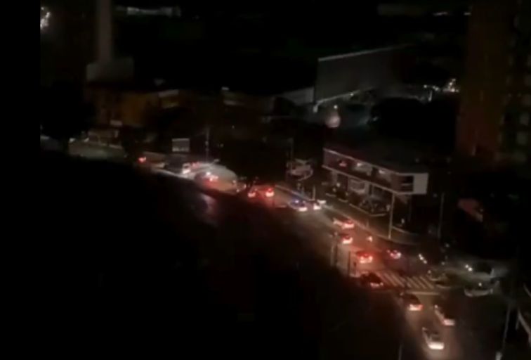 Bairros de BH registram apagão na noite desta segunda-feira (12) - Foto: Reprodução/Redes Sociais