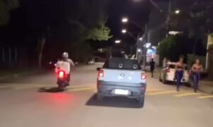 “Carro do atestado” oferece atestados falsos por R$ 50 e viraliza no bairro Vitória - Foto: Redes Sociais/ Reprodução