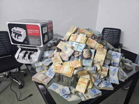 Meio milhão de reais em espécie é apreendido com dupla em BH - Foto: Divulgação/Polícia Federal