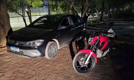 Homem é preso e menor apreendido após assalto a motociclista em BH - Foto: Divulgação/PMMG