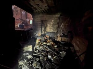 Casa é destruída por incêndio no bairro Goiânia, em BH - Foto: Divulgação/CBMMG
