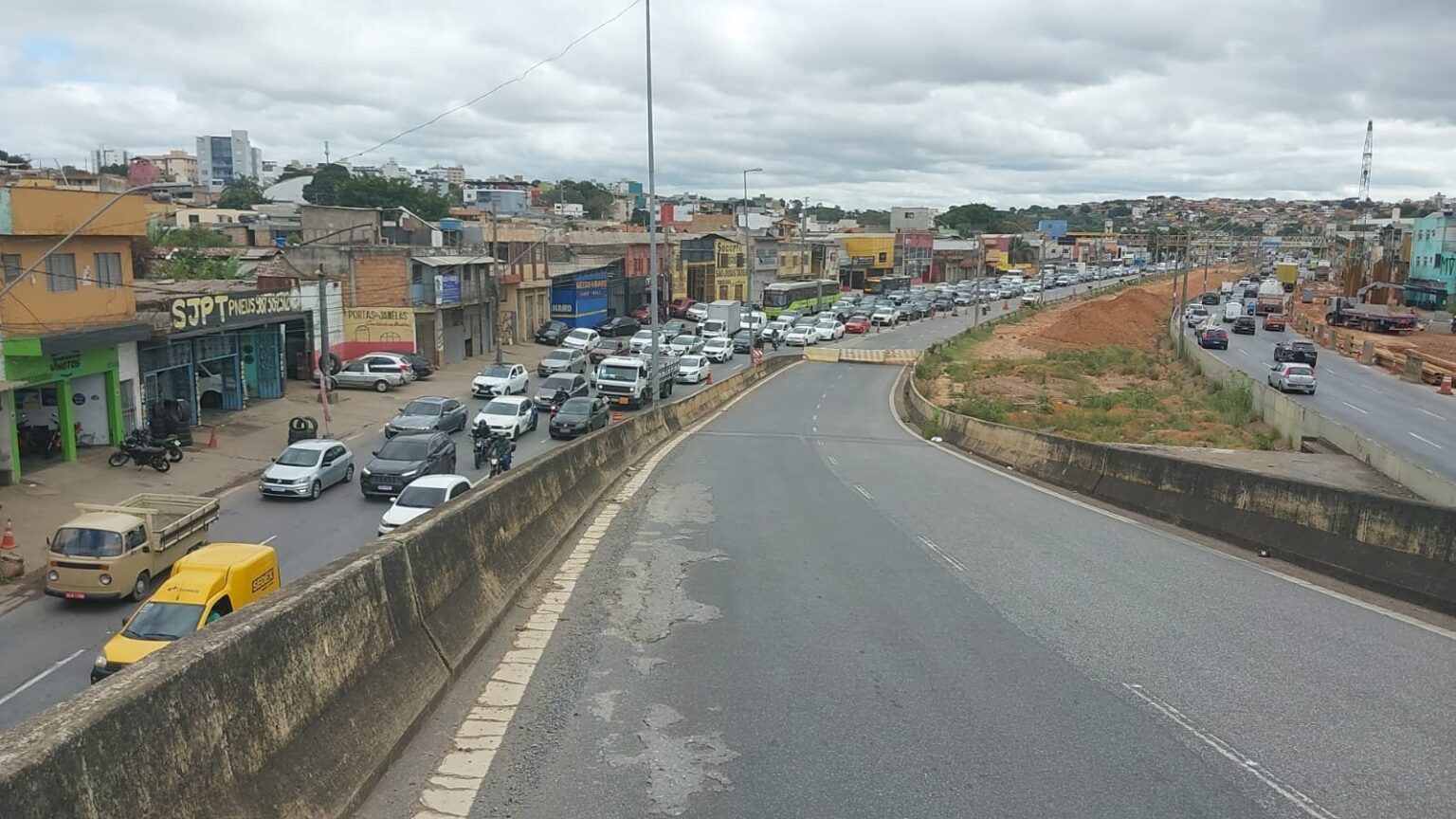 Viaduto na Avenida Cristiano Machado é fechado para obras contra alagamentos; veja rotas alternativas - Foto: Divulgação/BHTrans