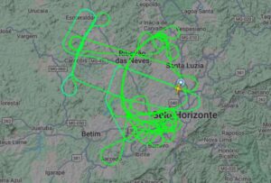 Avião da FAB chama atenção ao sobrevoar em círculos na Grande BH - Foto: Reprodução/Flightradar24