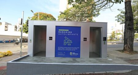 Quarto banheiro público autolimpante de BH entra em funcionamento na Praça Raul Soares - Foto: Adão de Souza/PBH