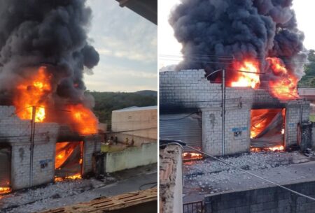 Incêndio de grandes proporções destrói depósito de borracharia em Ibirité - Foto: Divulgação/CBMMG